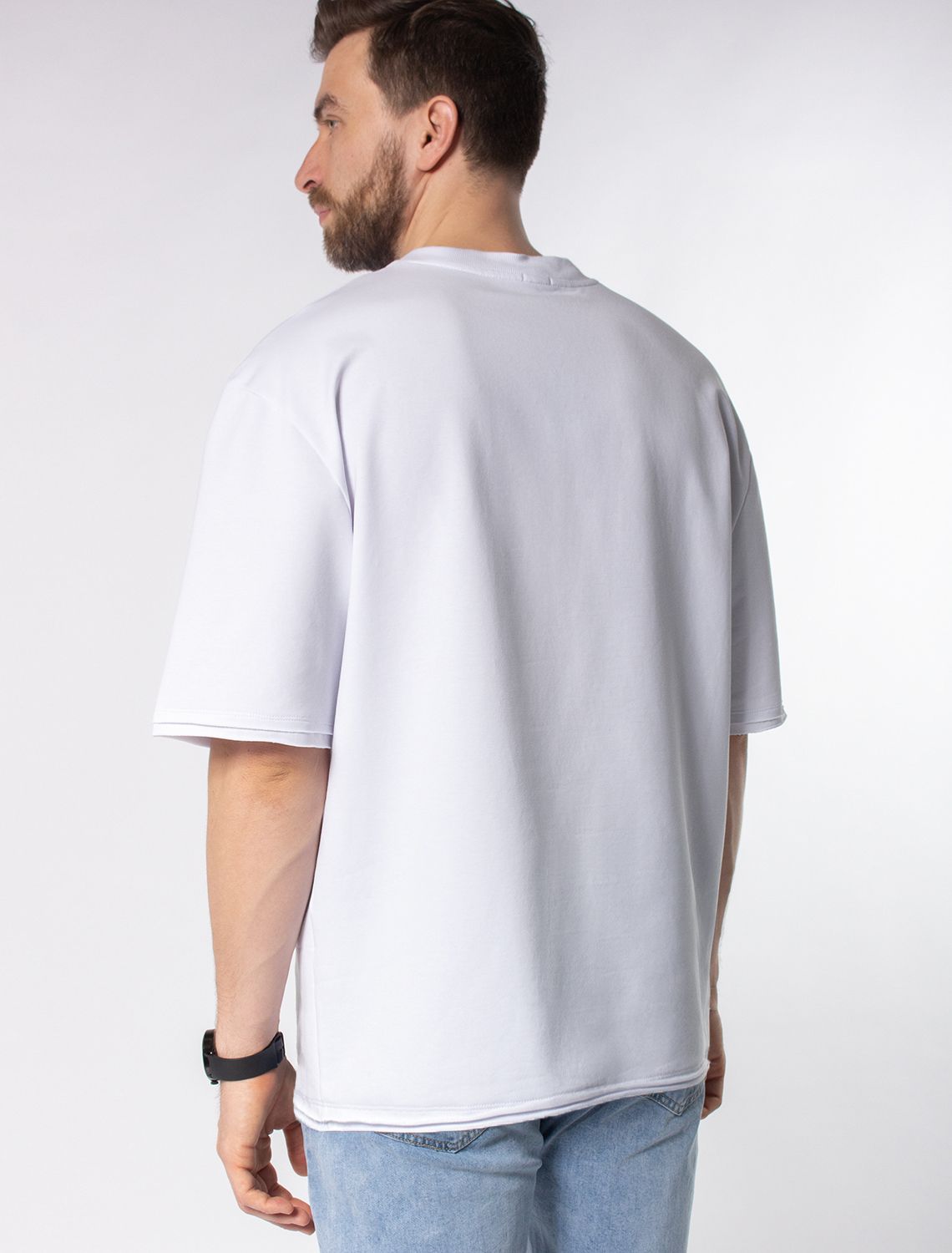 Ст.цена 1390р Футболка с открытыми срезами из тонкого футера с принтом U49.011 белый