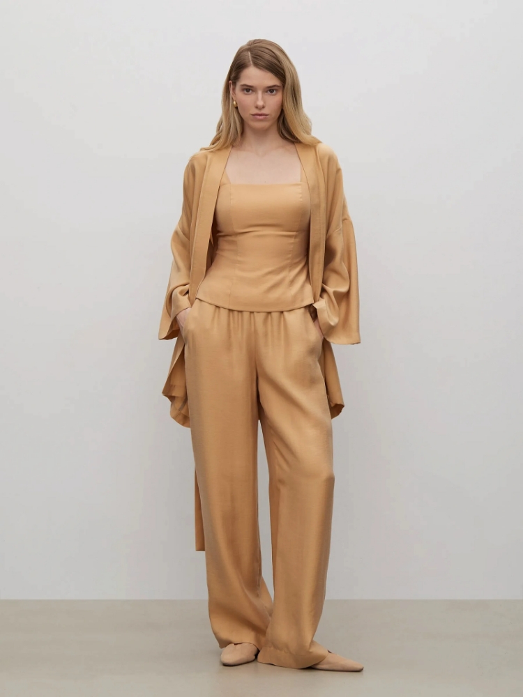 Топ на бретелях ,
100% тенсел ,