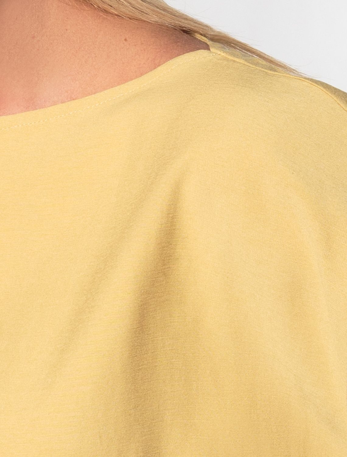 Ст.цена 1490р Ассиметричный топ из плотного лиоцелла D23.058 св. медовый