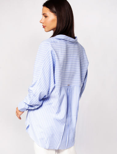 Ст.цена 1940р Свободная блузка с цельнокроеным рукавом D29.225 голубой-белый