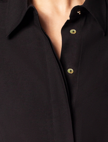 Ст.цена 2350р Свободная блузка из плотного лиоцелла с манжетами на запонках D29.231 черный