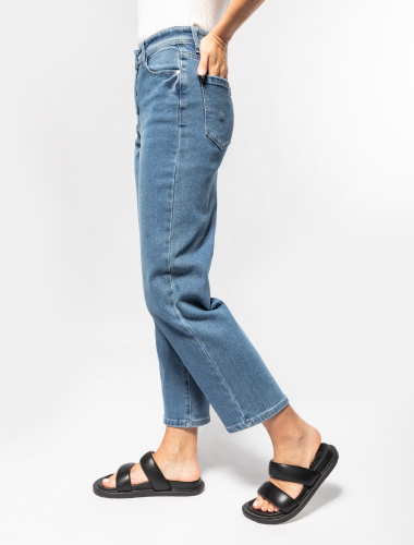 Ст.цена 2190р Укороченные джинсы из эластичного денима D54.266 голубой