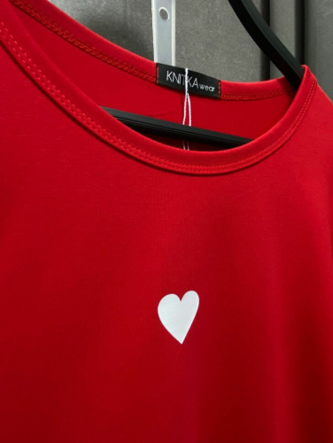 256 Оверсайз футболка, красный с сердечком