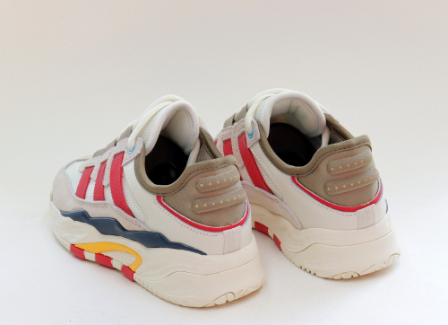 Цена была 1863р.Кроссовки Adidas нат. кожа (36-41)р. / шт.