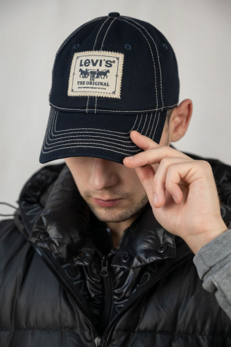 Бейсболка мужская с логотипом Levis
