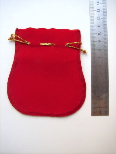 Красный мешочек с золотым шнурком