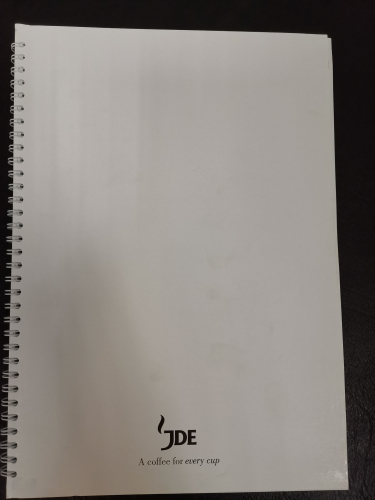 Тетрадь общая в клетку  на пружинке  формат А4 60 страниц