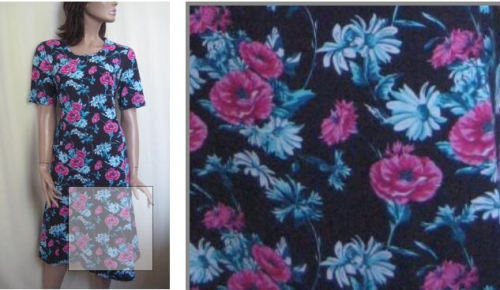 Хлопчато-бумажное платье нежные розово-голубые цветы на черном фоне. 100-15-00-82