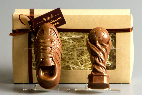 Шоколадные фигурки 2в1 «Кроссовок + Футбольный кубок»