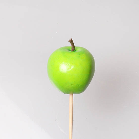 яблоки зеленые. одно яблоко. муляж яблока. яблоко на белом фоне. 12 яблок.