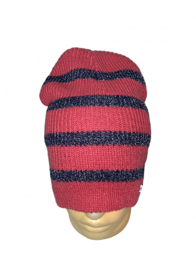 Красная шапка в темную полоску  №1541