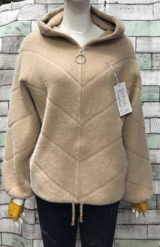 Куртка из альпаки женская с капюшоном