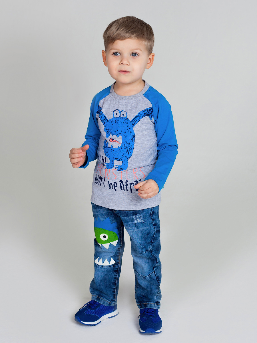 811028 ветровка текстильная для мальчиков. неординарные фотосессии для мальчиков. идея для мальчиковой фотосессии. 841010 брюки текстильные для мальчиков. реплика мальчика.