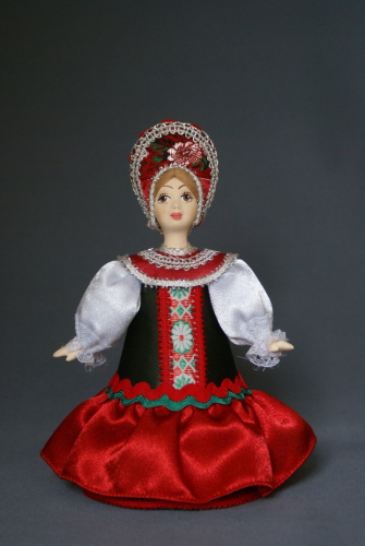 Кукла сувенирная фарфоровая. Девушка в традиционном костюме. Россия.