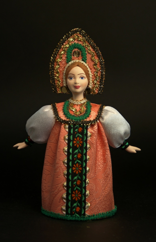 Кукла сувенирная фарфоровая. Девушка в русском костюме.