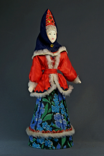 Кукла сувенирная фарфоровая. Костромская губ. Зимняя женская одежда. К. 19 в.