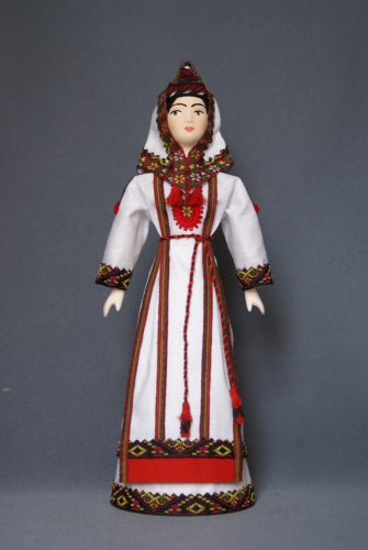 Кукла сувенирная фарфоровая.Женский традиционный марийский костюм. К.19 в. Пов