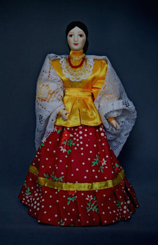 Кукла сувенирная фарфоровая. Летний костюм донской казачки.