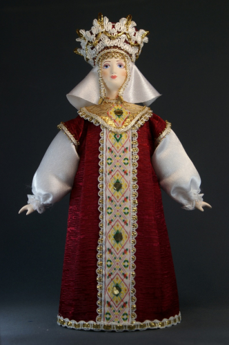 Кукла сувенирная фарфоровая. Праздничный княжеский костюм.