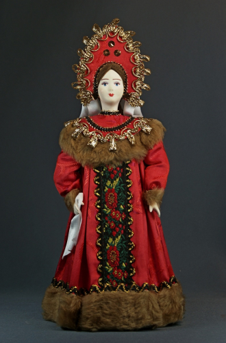 Кукла сувенирная фарфоровая. Традиционный девичий праздничный костюм.
