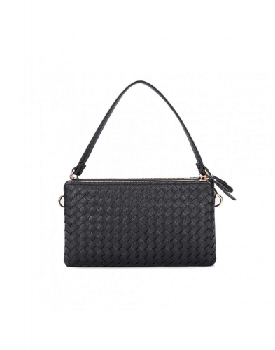 Маленькая черная женская сумочка с двумя карманами