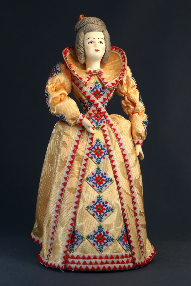 Промысел куклы. Потешный промысел куклы. Фарфоровая кукла кукольный промысел. Фарфоровая кукла 19 см потешный двор. Кукла сувенир Ирана.