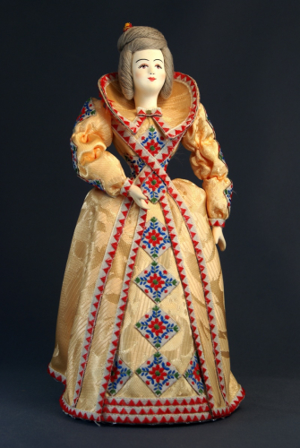 Кукла сувенирная фарфоровая. Дама в европейском наряде. 18 в.