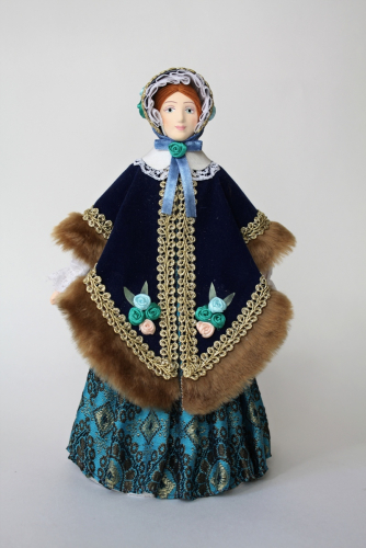 Кукла сувенирная фарфоровая. Дама в бархатном салопе. 1850-е г. Петербург