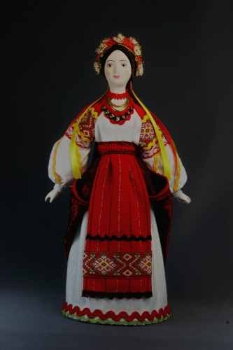 Кукла сувенирная фарфоровая. Девичий праздничный костюм. К.19 -н. 20 в. Украина