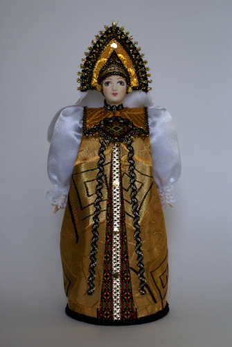 Кукла сувенирная фарфоровая. Девушка в традиционном костюме. К.18 - н.19 в. Россия.