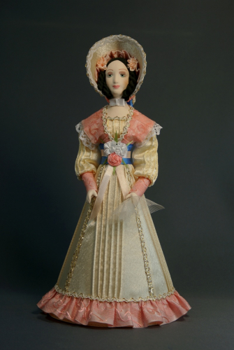 Кукла сувенирная фарфоровая. Барышня в летнем платье. 1830-е г. Петербург