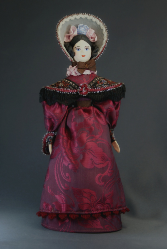 Кукла сувенирная фарфоровая. Дама в светском костюме.1830-е г. Петербург