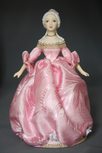 Кукла сувенирная фарфоровая. Фрейлина. 18 век