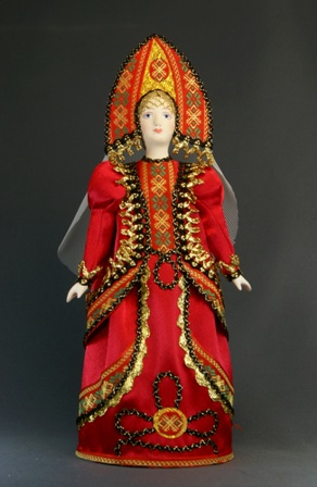 Кукла сувенирная фарфоровая. Девушка в  русском народном костюме.