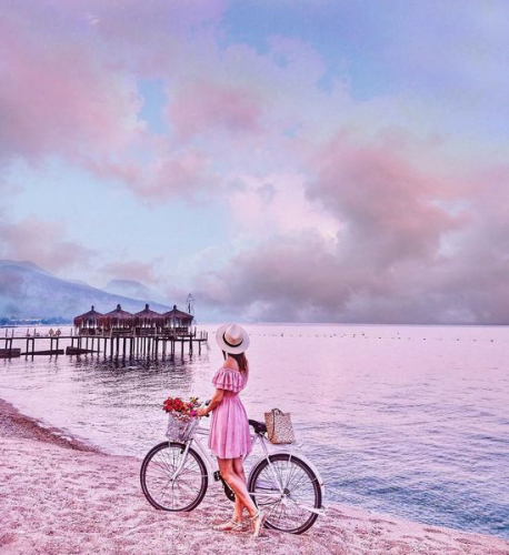 Картины по номерам 40х50 Девушка с велосипедом у моря