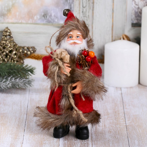 Дед Мороз в красной шубке с хворостом 16 см