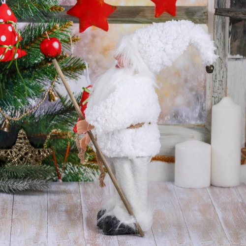 Дед Мороз в белой шубке с посохом 28 см