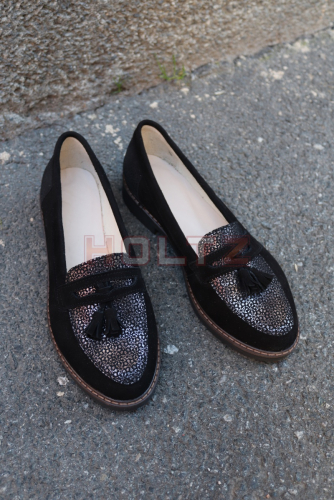 Женские туфли 74 с кисточками черный лазер
