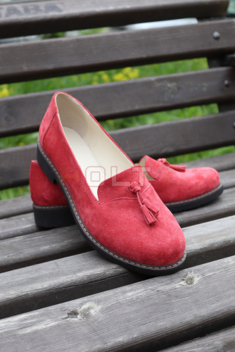 Женские красные туфли с кисточками