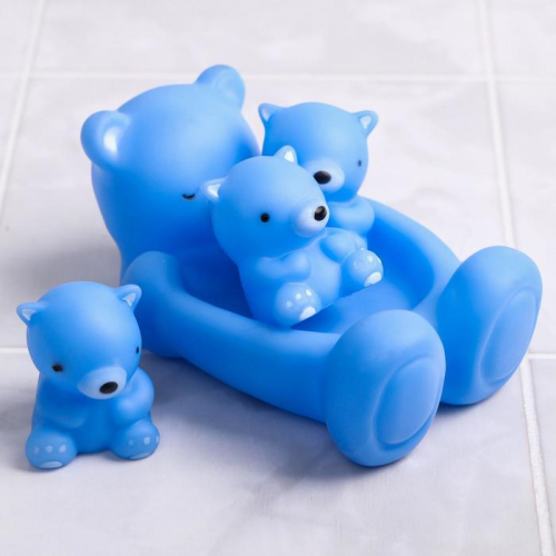 Набор резиновых игрушек с пищалкой для игры в ванной «Мишки»: мыльница, игрушки 3 шт, цвет СЮРПРИЗ, 15 см.