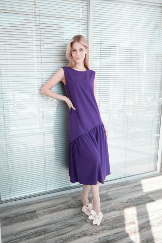 s4016 Платье с асимметричным воланом фиолетовое