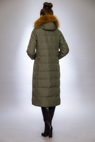 Женская куртка зимняя 19-208 фисташка натуральный мех