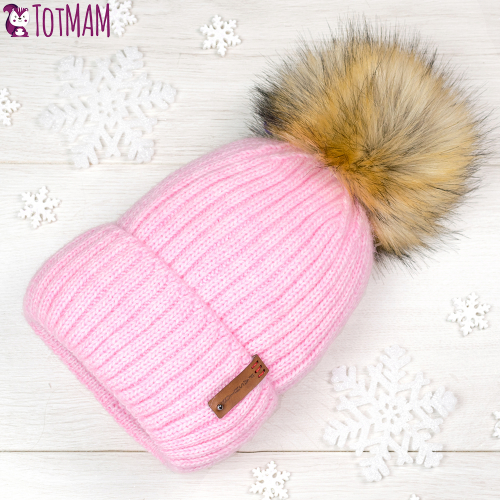 Зимняя шапка для девочки с хлястиком Розовая