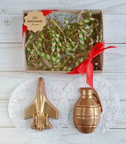 Набор 2. Самолет+граната. Шоколадные фигурки в подарочной упаковке 