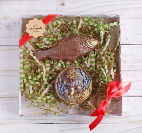 Набор 2. Вобла+клевый рыбак. Шоколадные фигурки в подарочной упаковке 