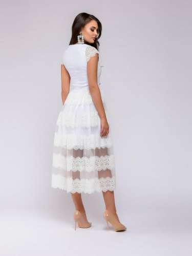 Платье белое кружевное длины миди