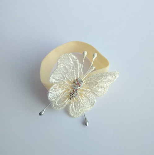 Резиночка -браслет Бабочка цвет молочный размер 5-5,5см