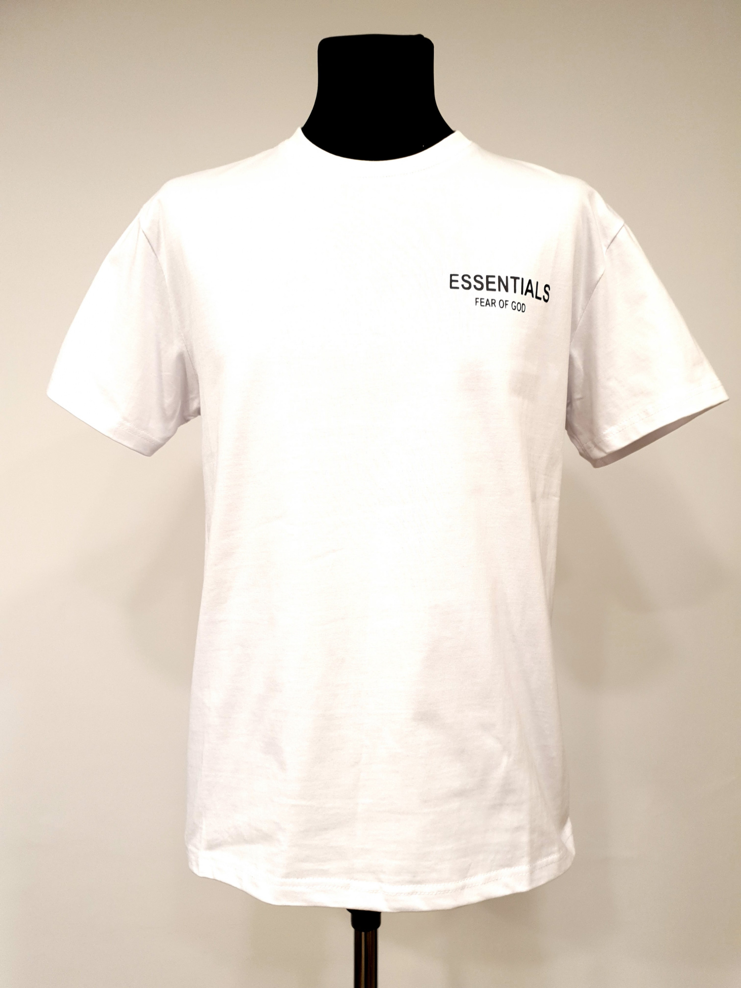 Футболка essentials белая. Майка essentials. Футболка essentials. Essentials fear of god одежда. Футболка essentials.