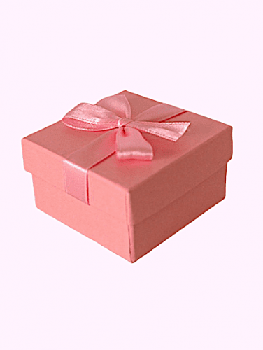 Розовый картонный футляр 60*60 мм 
