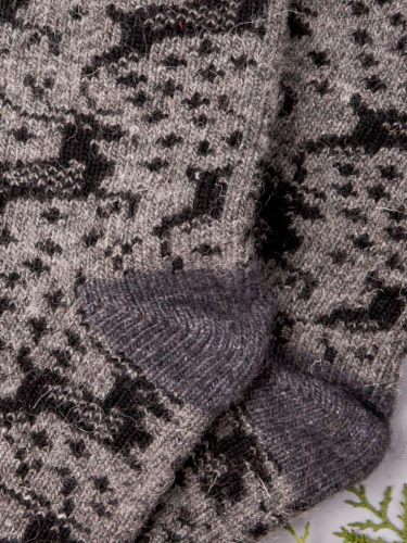 Носки шерстяные мужские, бегущие олени, темно-серый (размер универсальный)